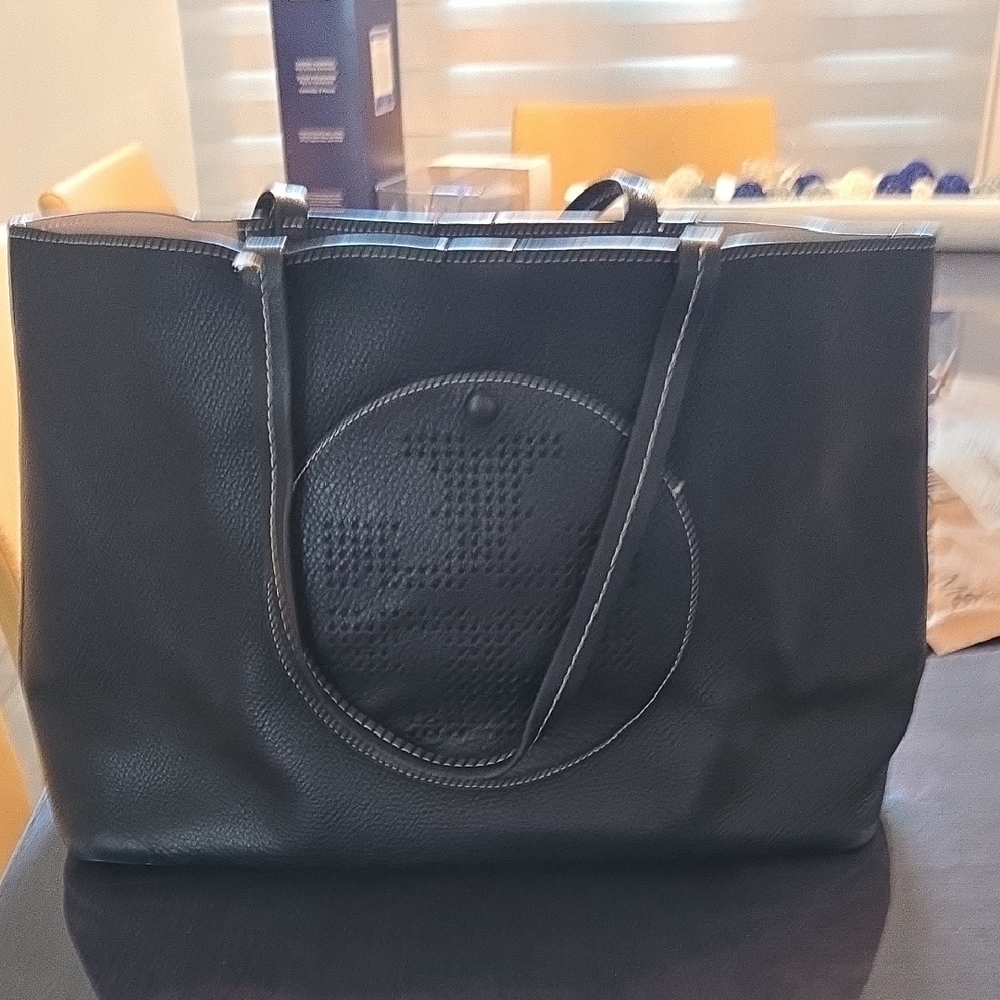 Tory Burch Black Tote Sleek Modern Design
